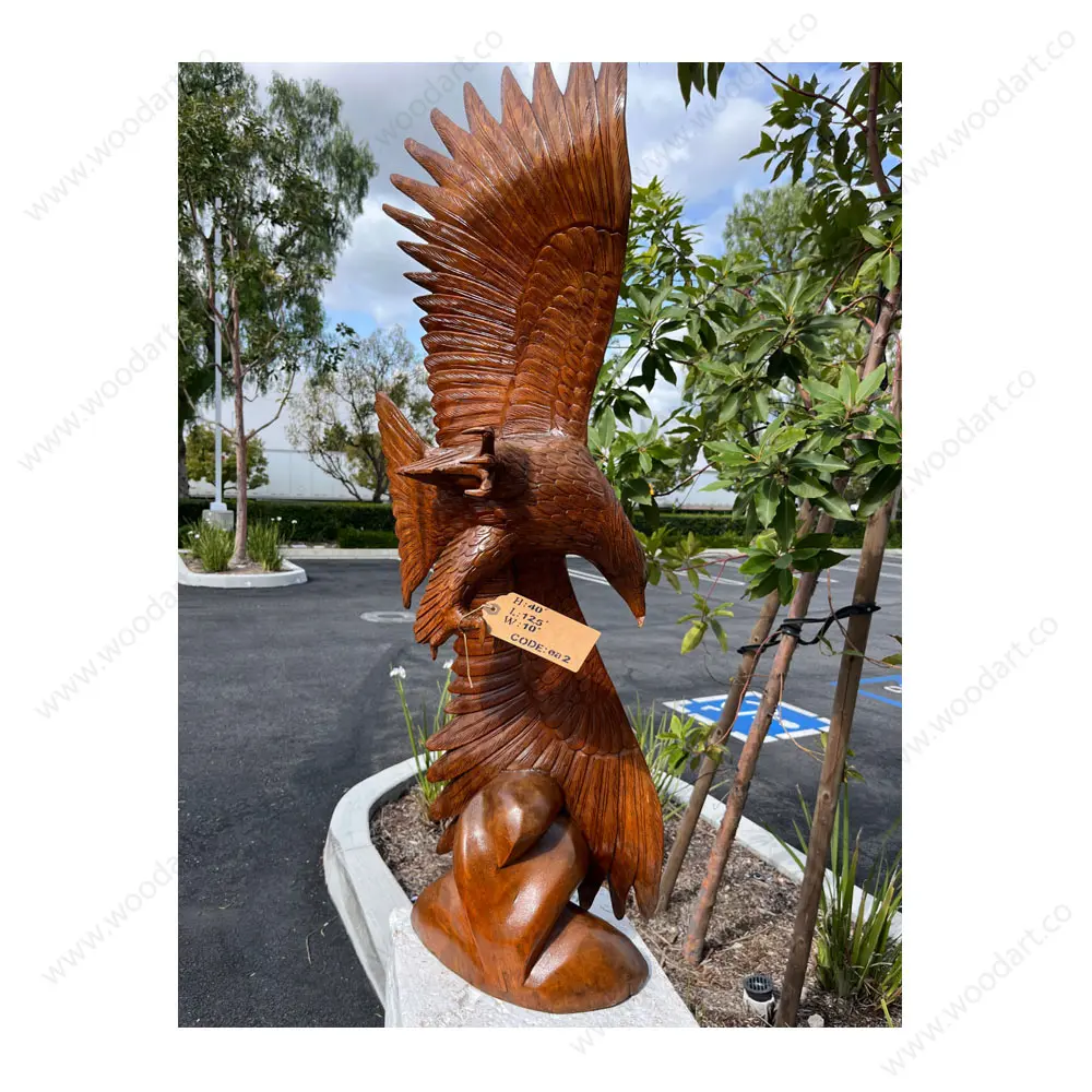 Flying-eagle-wooden-statue2