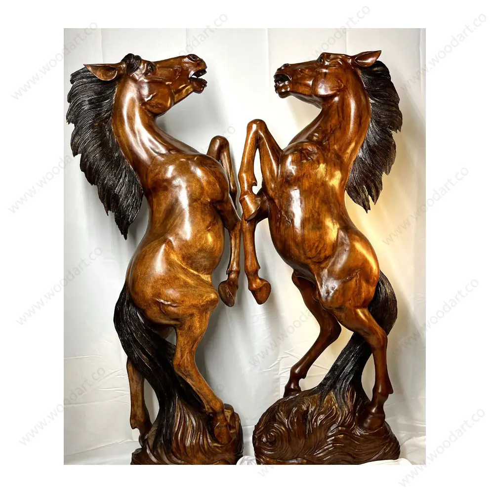 Wooden-statue-of-a-standing-horse1