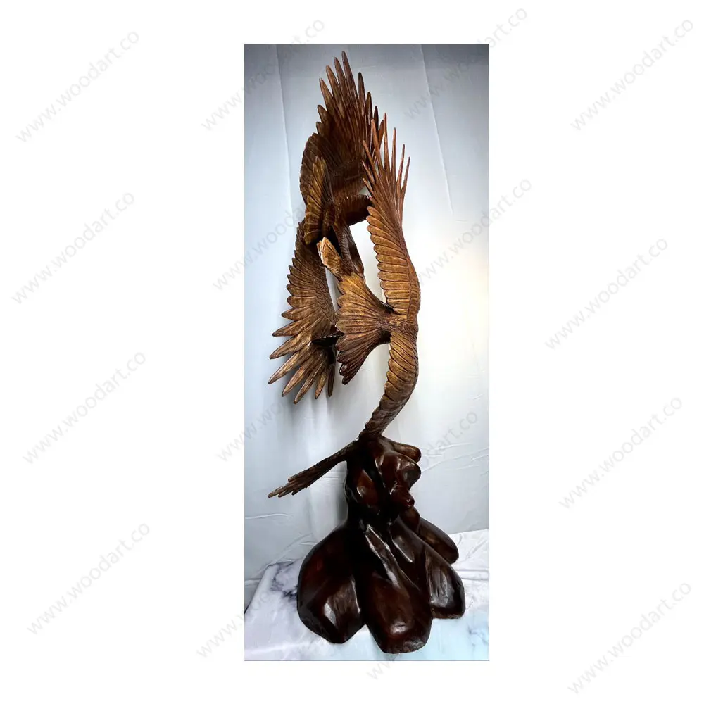 Wooden-statue-of-two-eagles